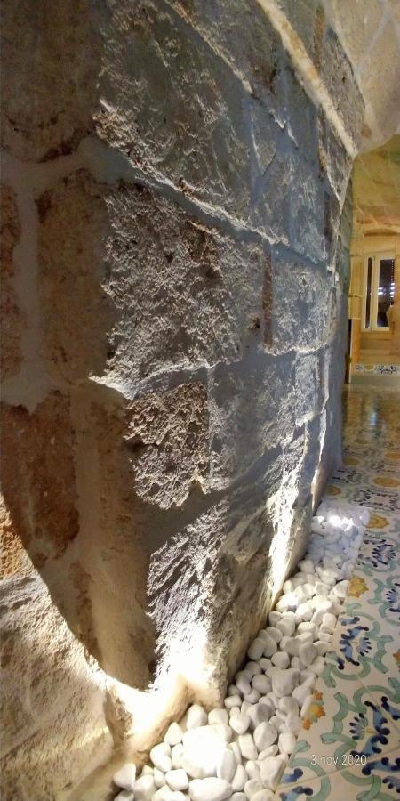 My Monopoli - Casa Dei Fiori Suite "Mimosa" Casa D'Epoca מראה חיצוני תמונה